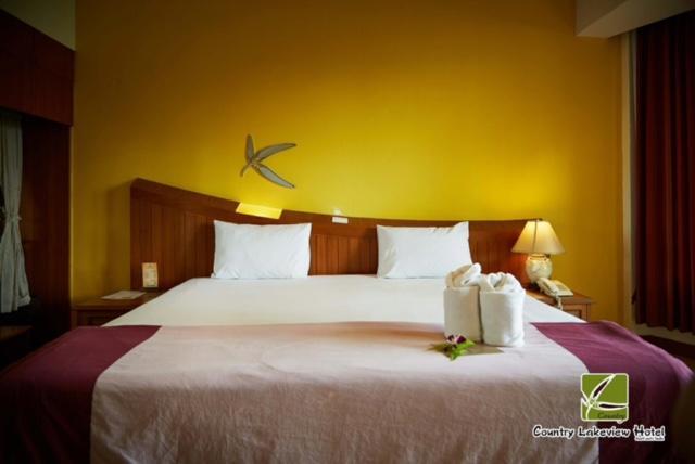 Country Lake View Hotel Suphan Buri Exterior foto