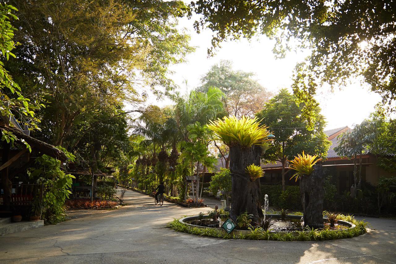 Country Lake View Hotel Suphan Buri Exterior foto