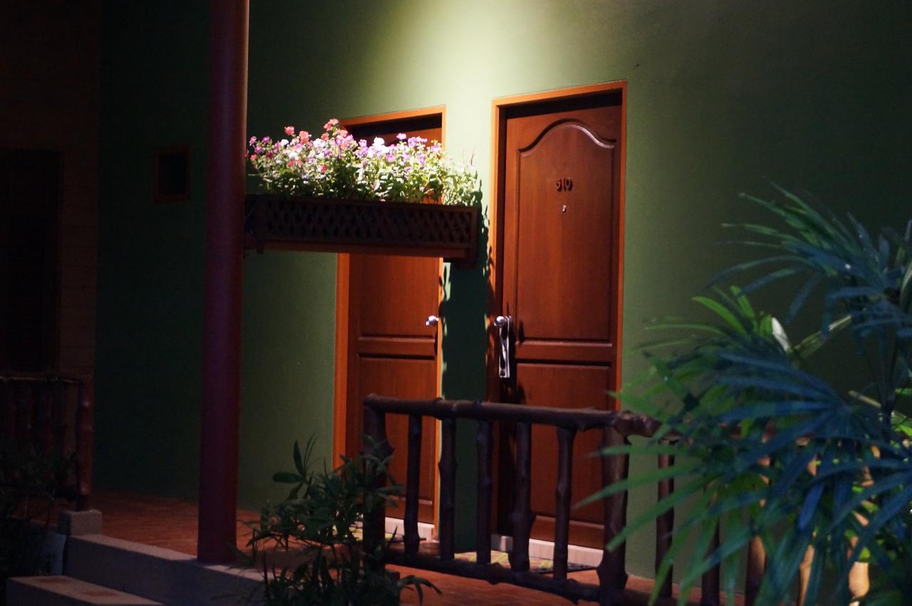 Country Lake View Hotel Suphan Buri Exterior foto