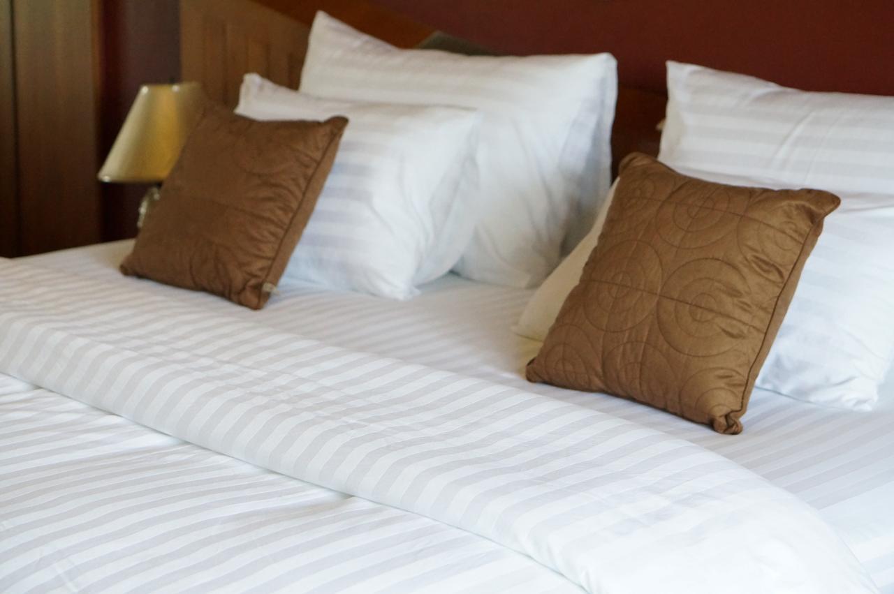 Country Lake View Hotel Suphan Buri Exterior foto