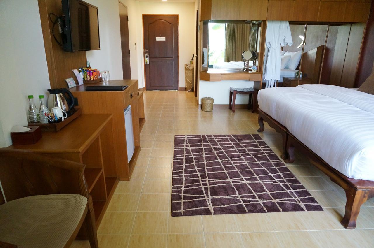 Country Lake View Hotel Suphan Buri Exterior foto