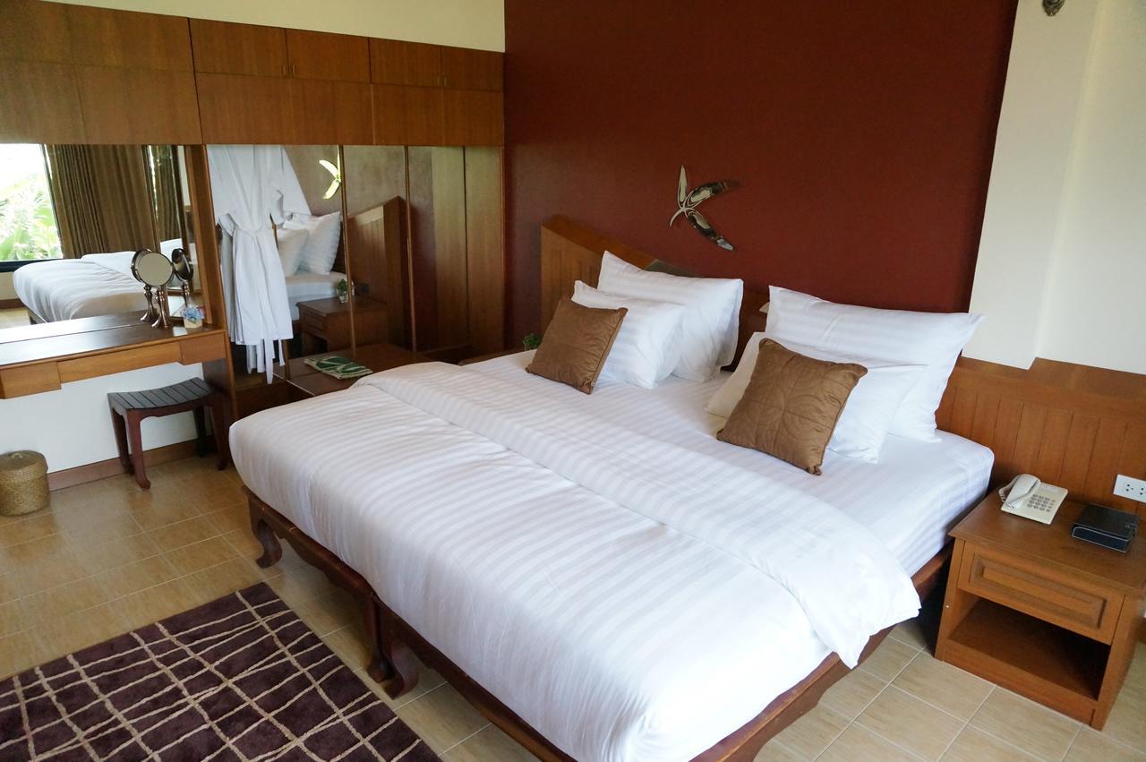 Country Lake View Hotel Suphan Buri Exterior foto